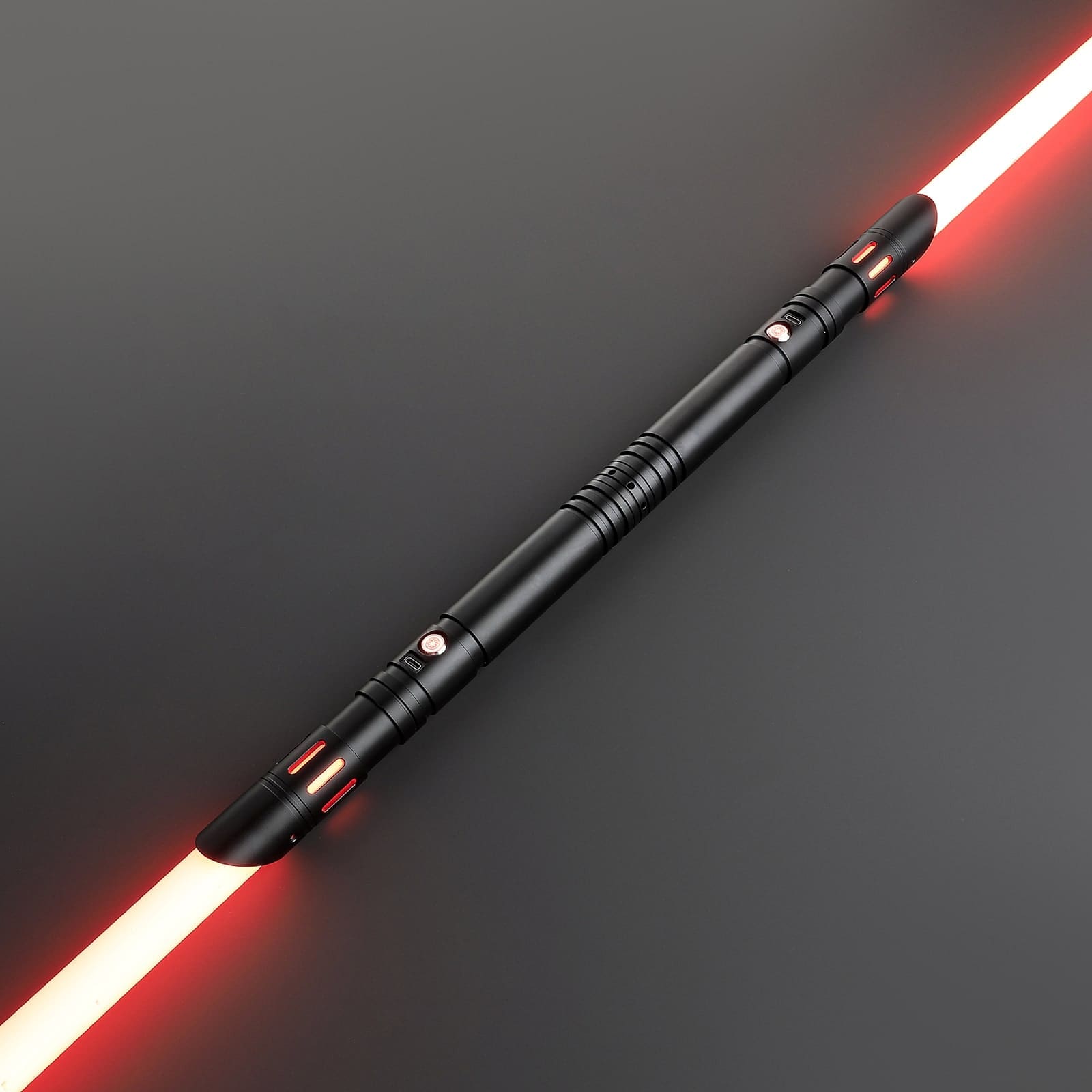 Master / Durasaber
Doppelklingen-Lichtschwert – Bild 3