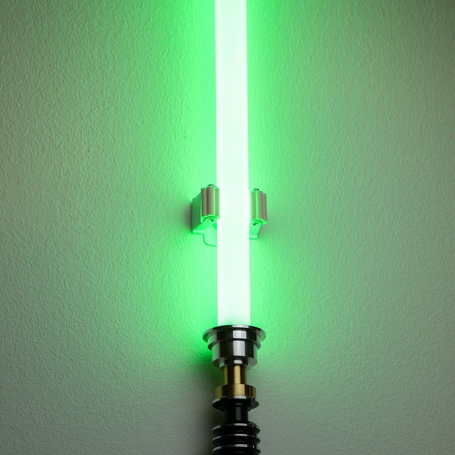 Wandhalterung für Lichtschwerter | Mit Clip | Vertikal – Bild 3